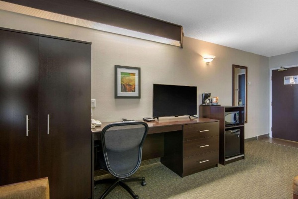 Sleep Inn Sault Ste. Marie image 20