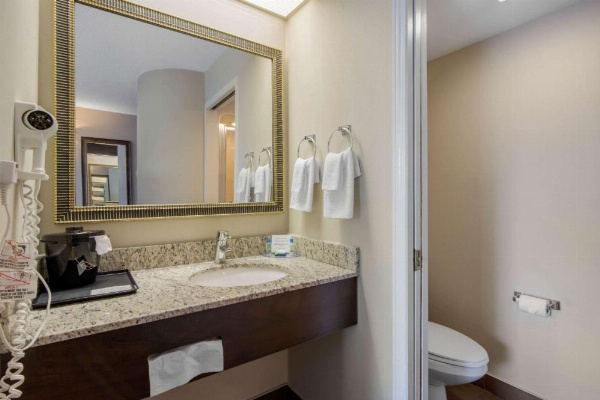Sleep Inn Sault Ste. Marie image 22